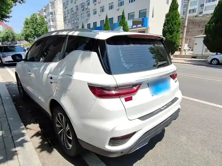 Geely Vision X6 — миниатюра 8