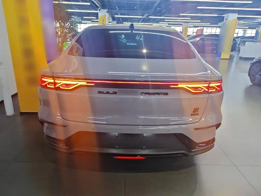 BYD Han — миниатюра 6