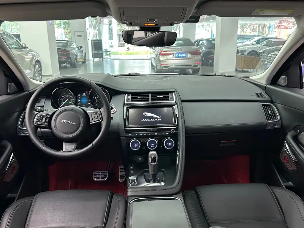 Jaguar E-Pace 2018 P250 SE VI