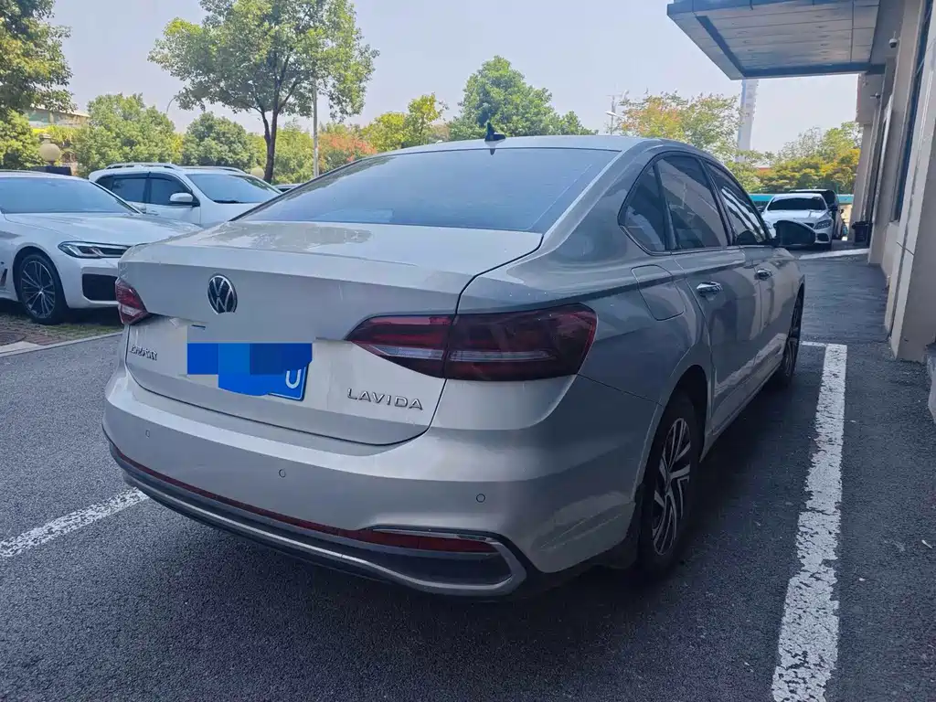 Volkswagen Lavida — миниатюра 4