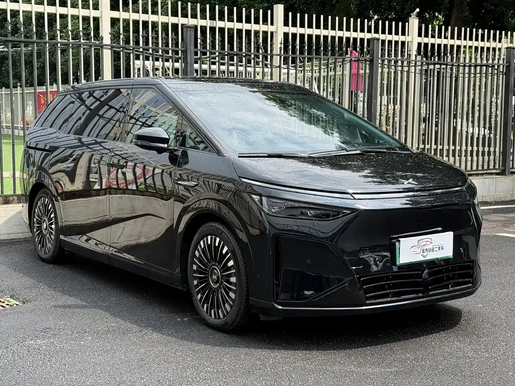 XPeng X9 — миниатюра 2