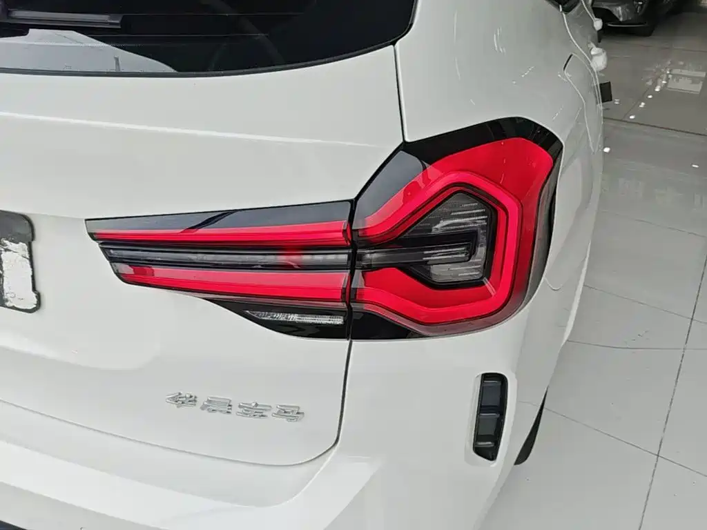 BMW iX3 — миниатюра 8