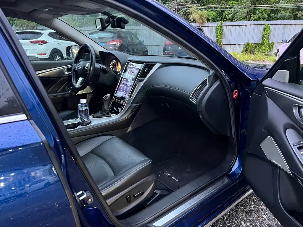 Infiniti Q50L 2018 2.0T VI