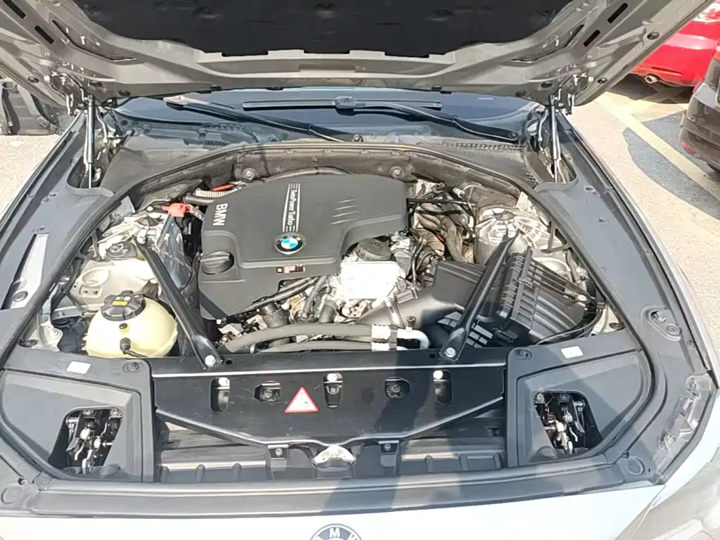 BMW 5 Series — миниатюра 20