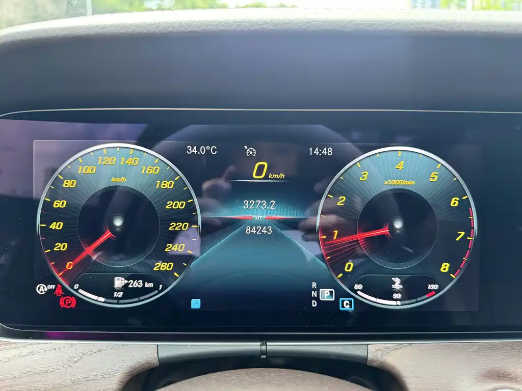 Mercedes-Benz E-Class — миниатюра 10