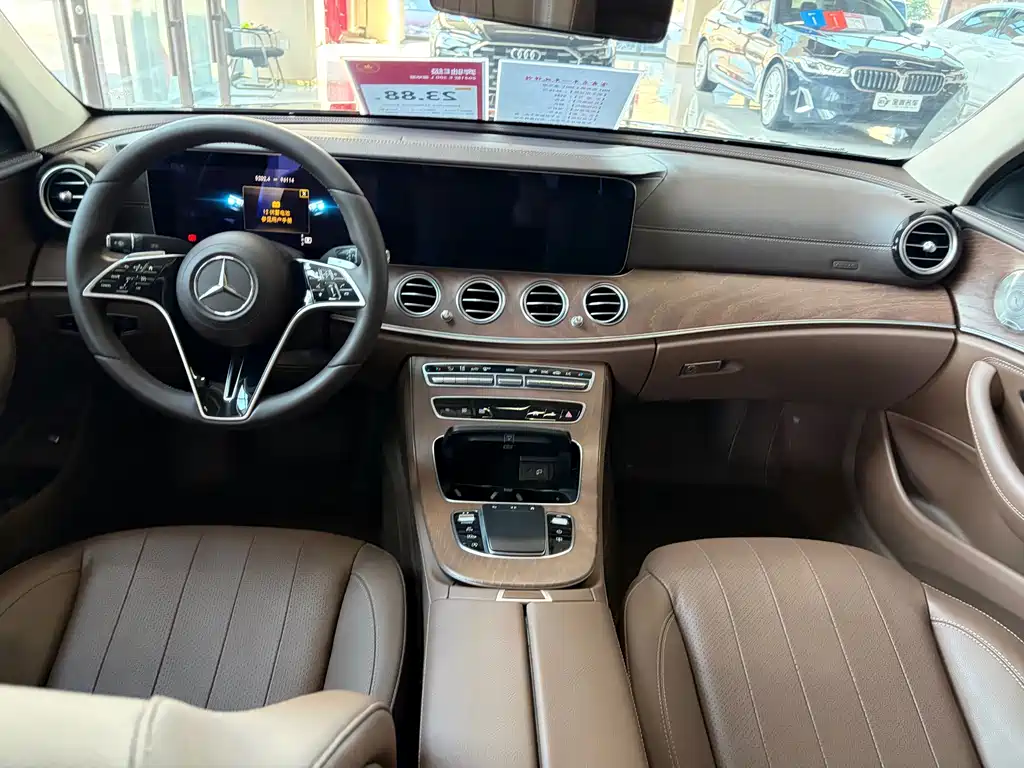 Mercedes-Benz E-Class — миниатюра 6