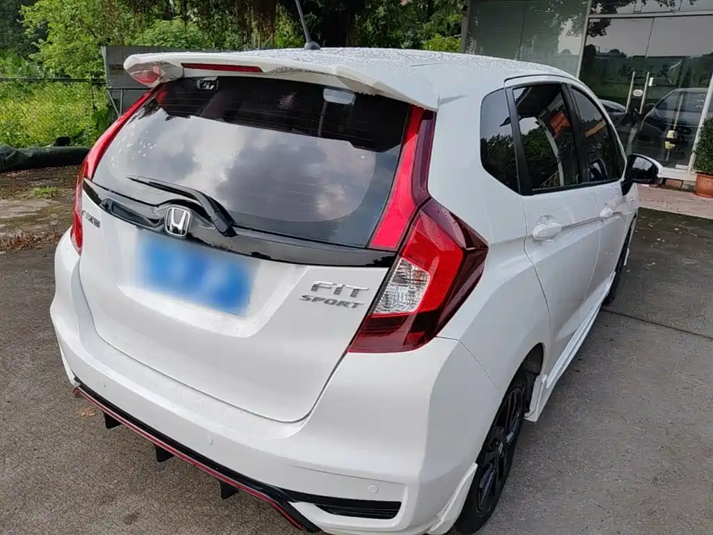 Honda Fit — миниатюра 7