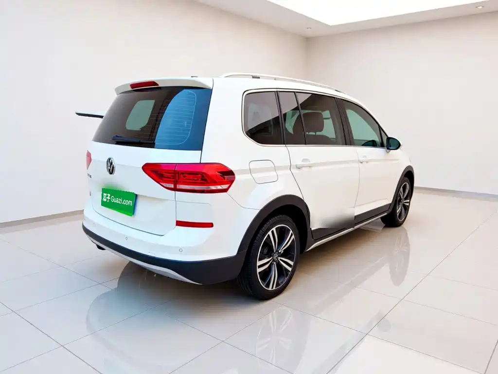 Volkswagen Touran — миниатюра 4