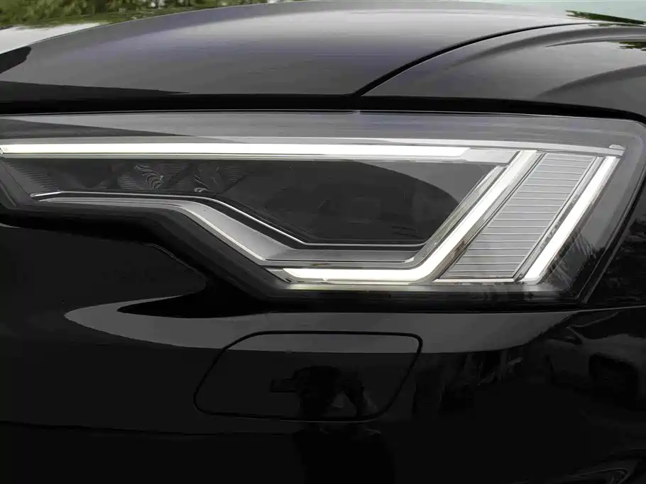 Audi A6L — миниатюра 12