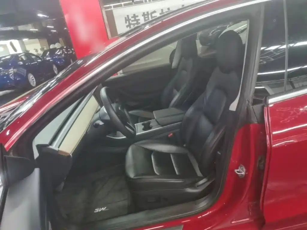 Tesla Model 3 — миниатюра 15