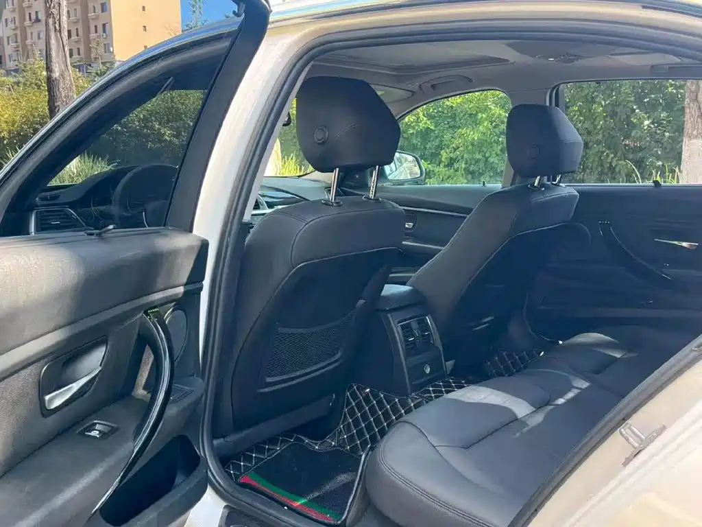 BMW 3 Series — миниатюра 10