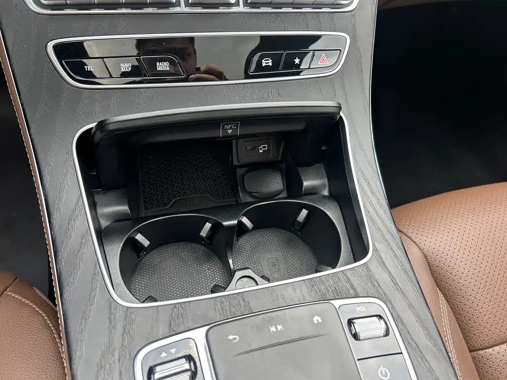 Mercedes-Benz E-Class — миниатюра 20