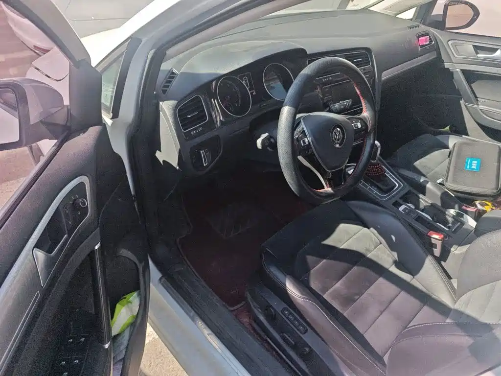 Volkswagen Golf — миниатюра 12