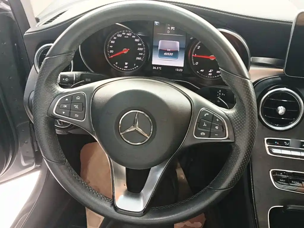 Mercedes-Benz C-Class — миниатюра 11