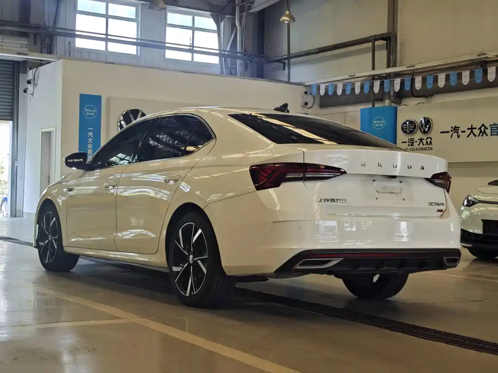 Skoda Octavia — миниатюра 6