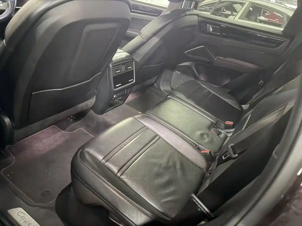 Porsche Cayenne — миниатюра 3