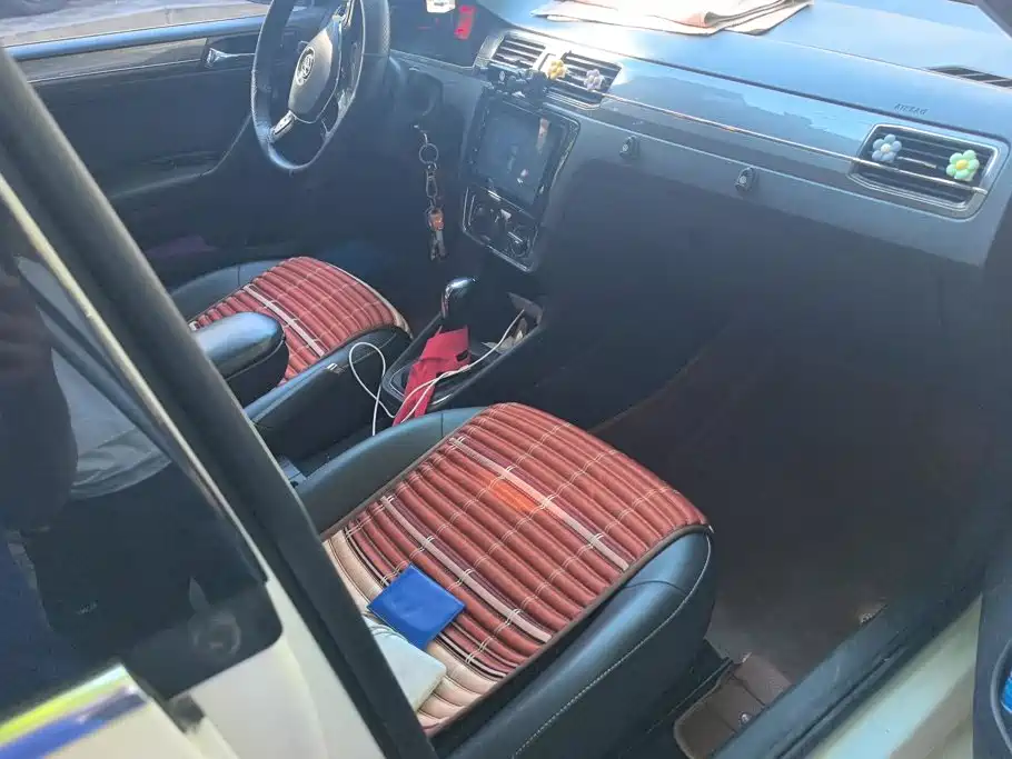 Volkswagen Santana — миниатюра 8