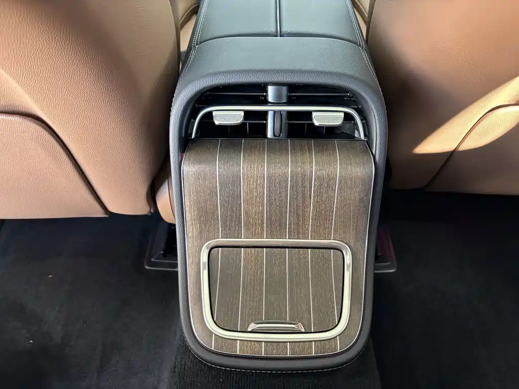 Mercedes-Benz E-Class New Energy — миниатюра 19