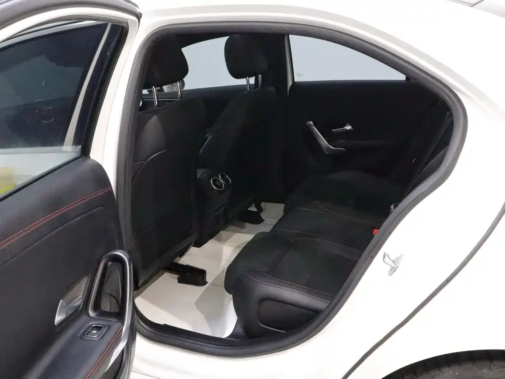Mercedes-Benz A-Class — миниатюра 12