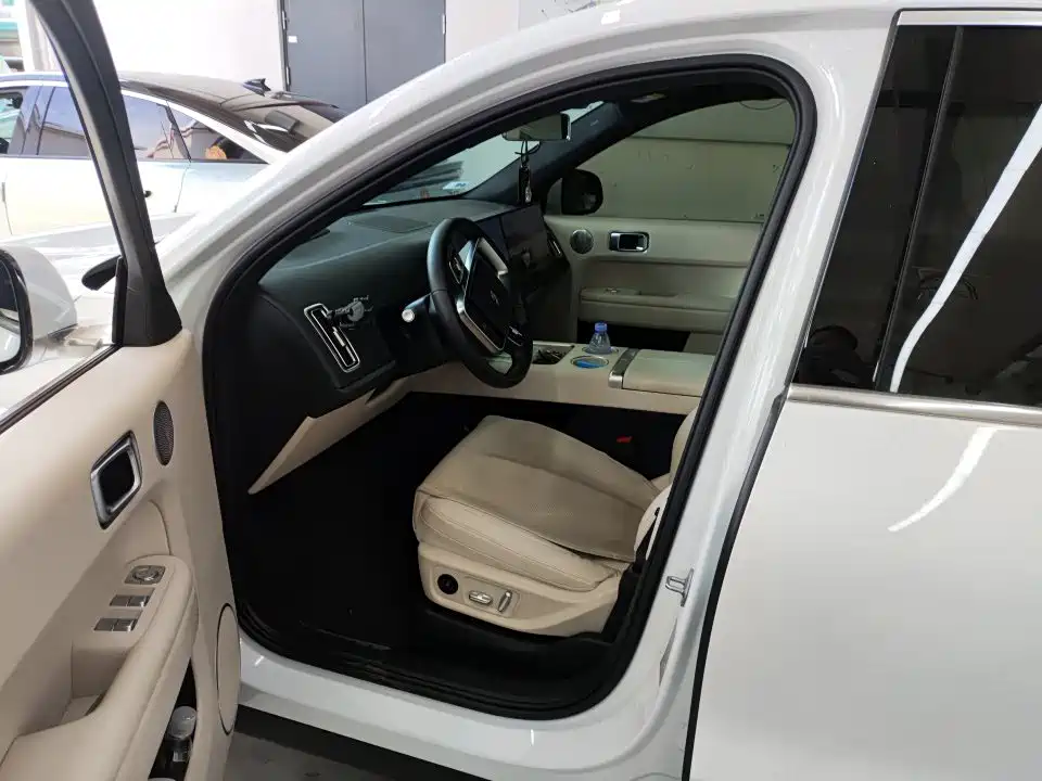 Li Auto Li L6 — миниатюра 4