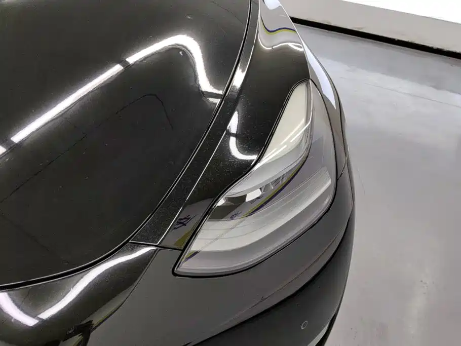 Tesla Model Y — миниатюра 5