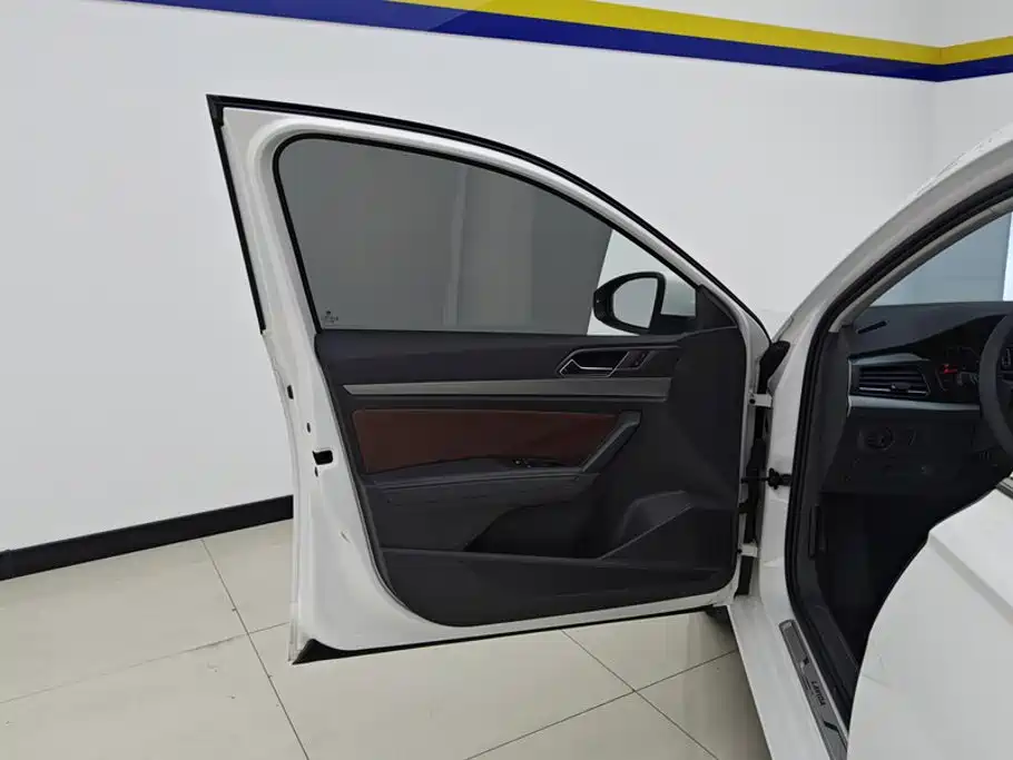 Volkswagen Lavida — миниатюра 7