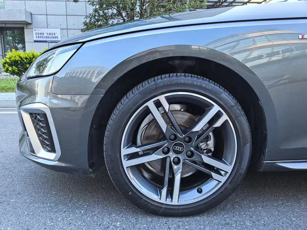 Audi A4L 2023 40 TFSI Fashion