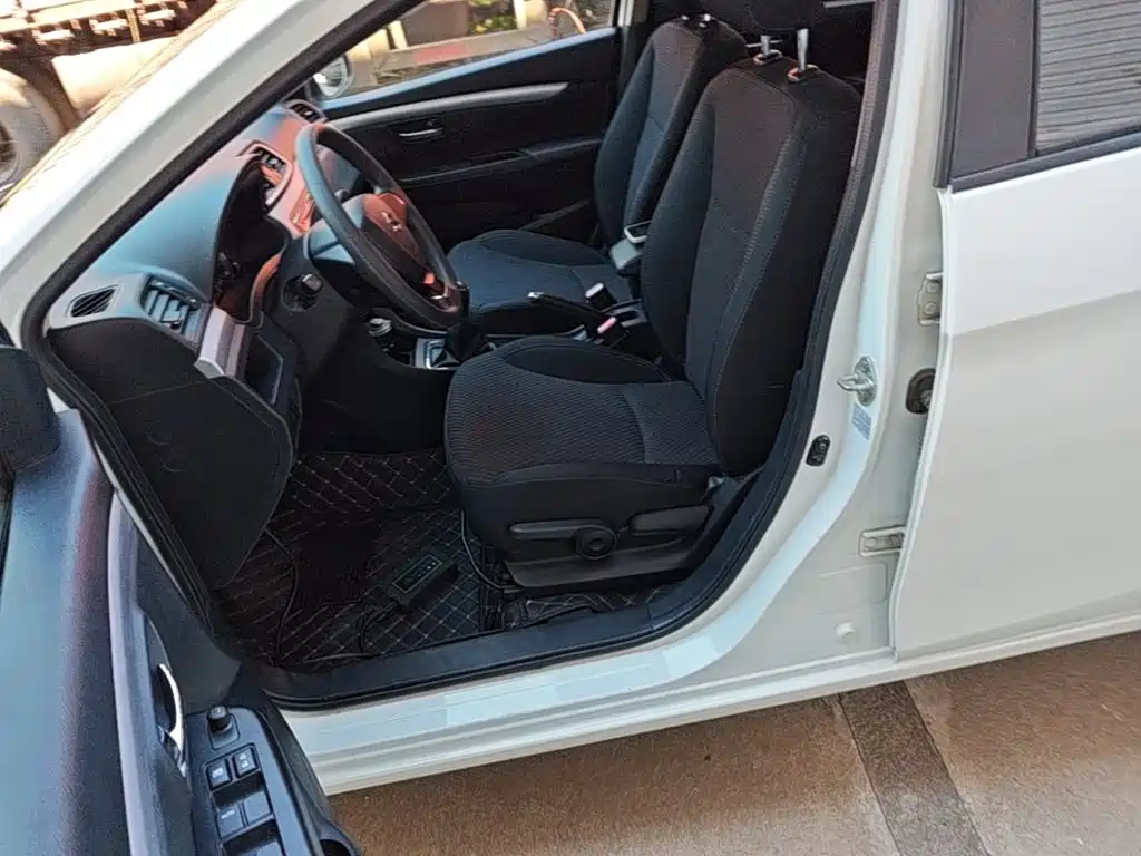 Suzuki Alivio — миниатюра 15