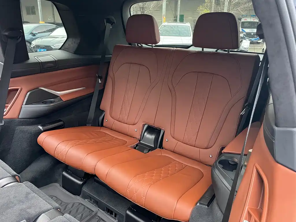 BMW X7 — миниатюра 18