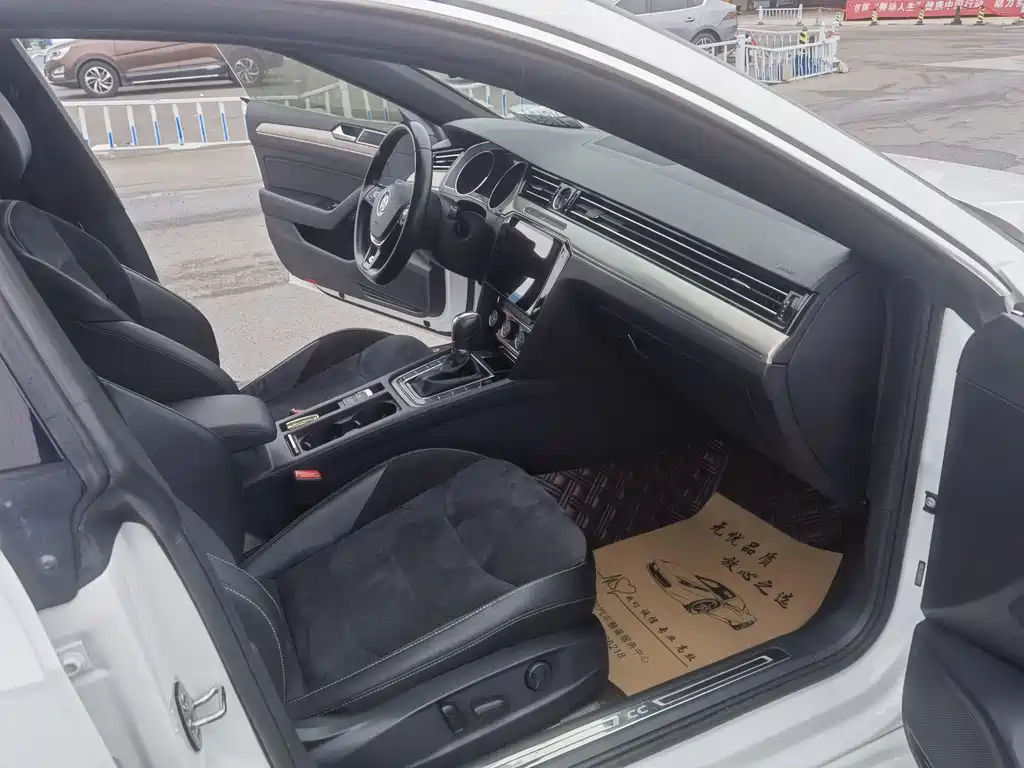 Volkswagen FAW - Passat CC CC 2019 330TSI V