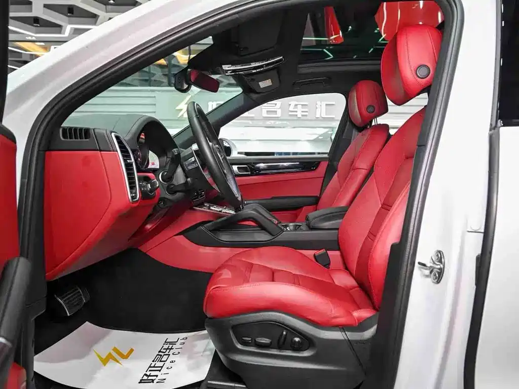 Porsche Cayenne — миниатюра 5