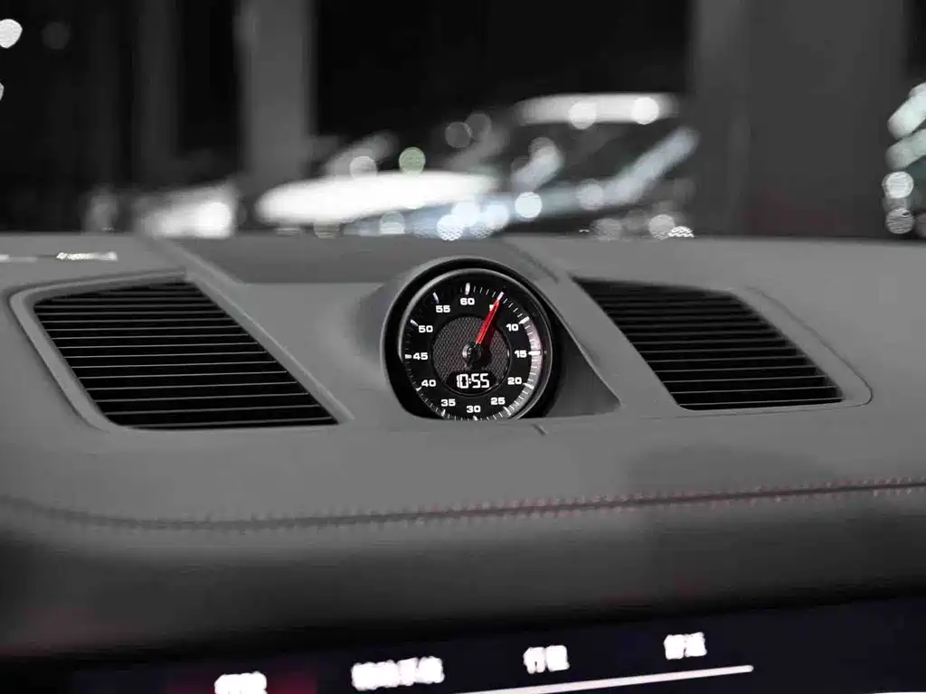 Porsche Cayenne — миниатюра 9
