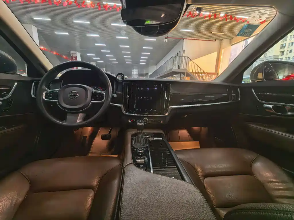 Volvo S90 — миниатюра 11