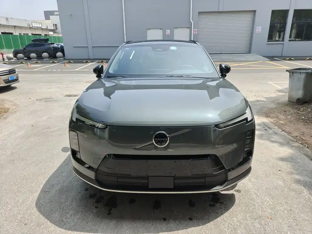 Volvo XC70 2026 Plus