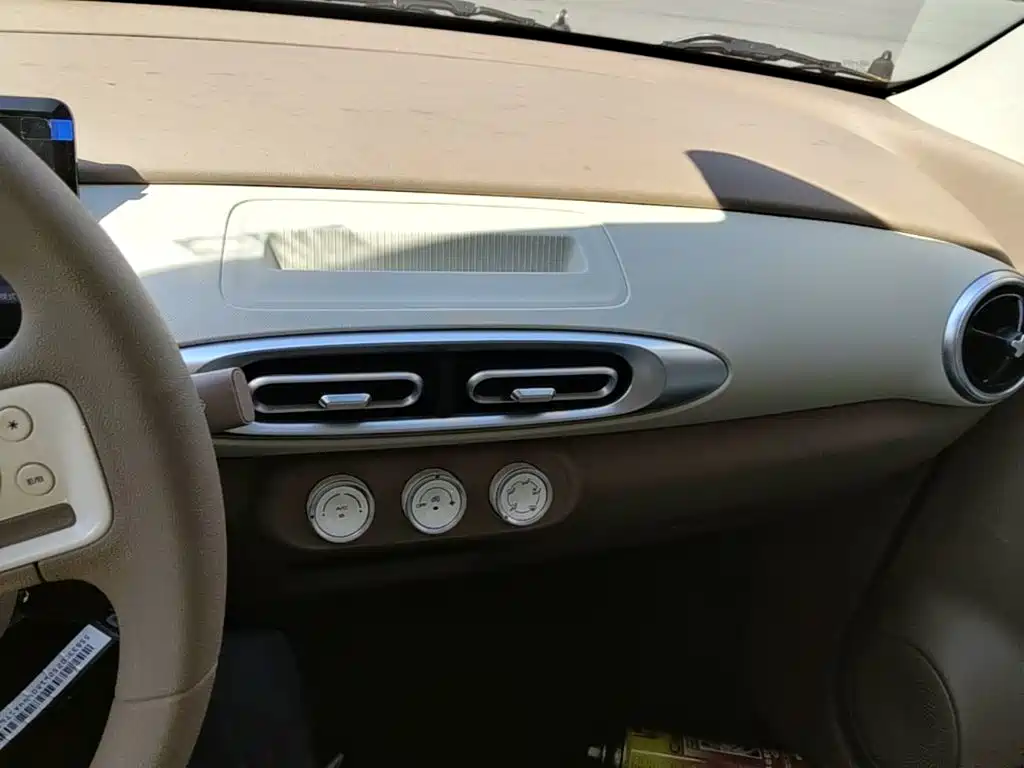 Wuling MINIEV — миниатюра 13