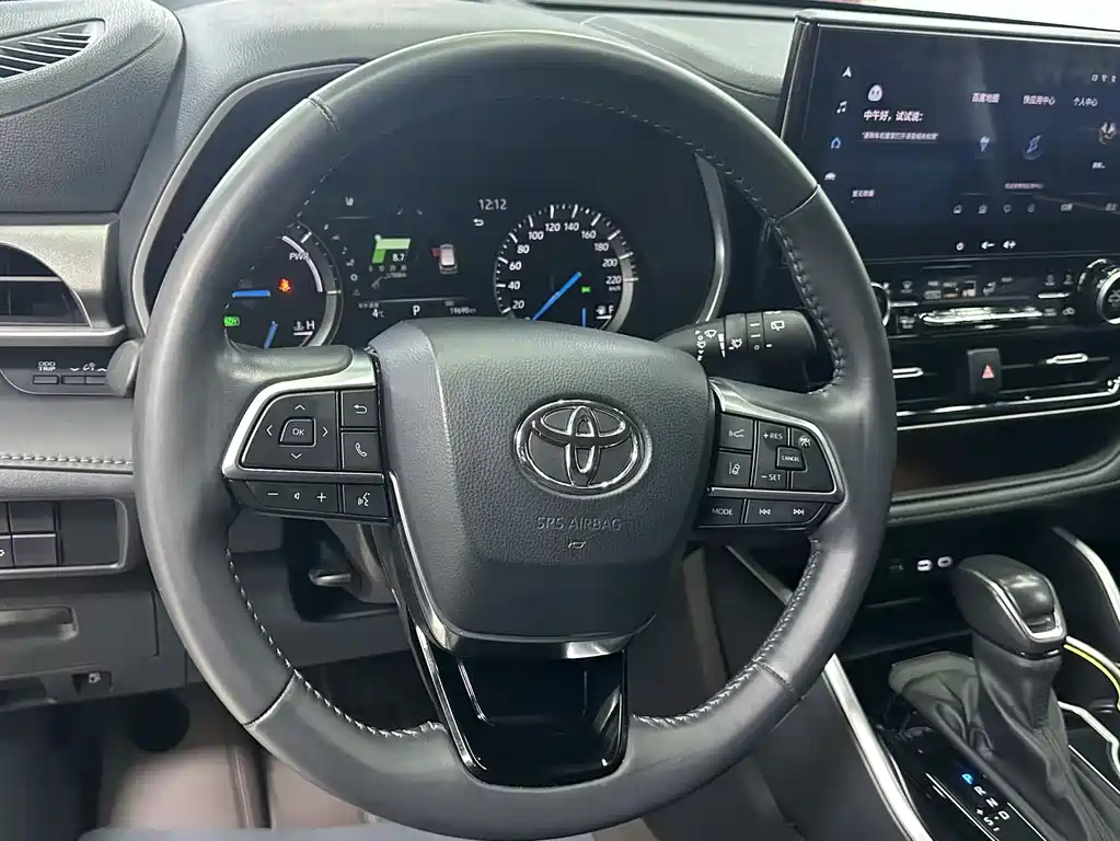 TOYOTA HIGHLANDER