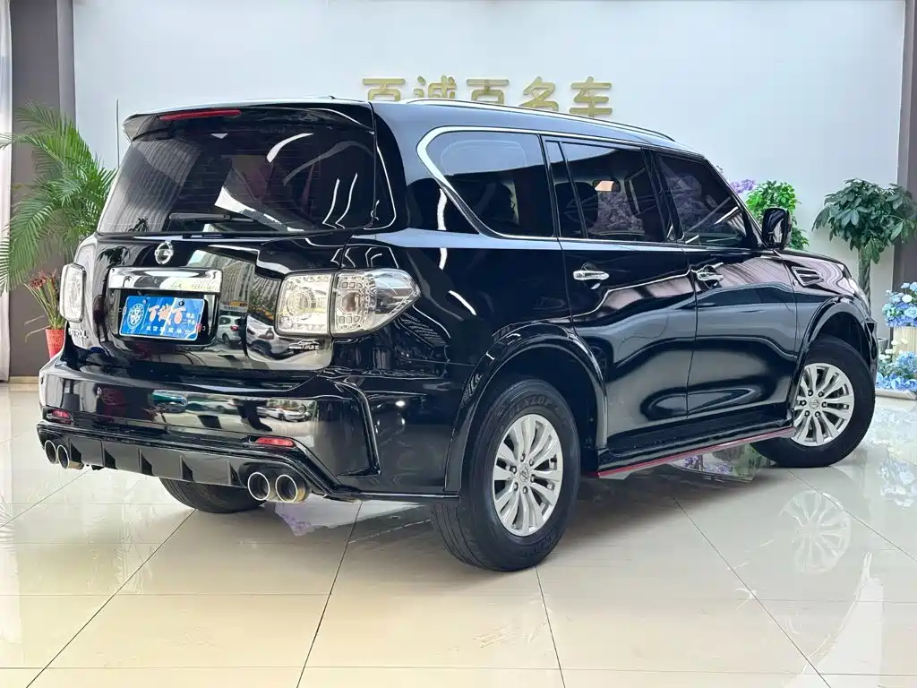 Nissan Patrol — миниатюра 7