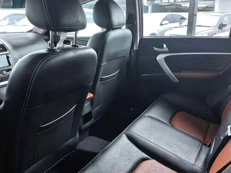 Geely Emgrand — миниатюра 5