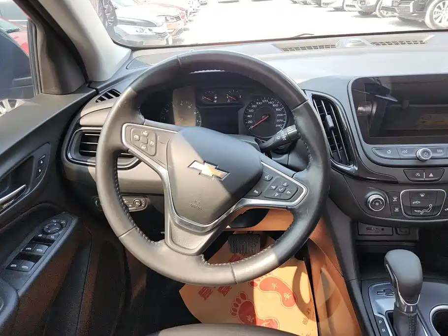 Chevrolet Equinox — миниатюра 15