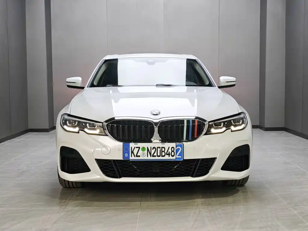 BMW 3 Series - фото 3