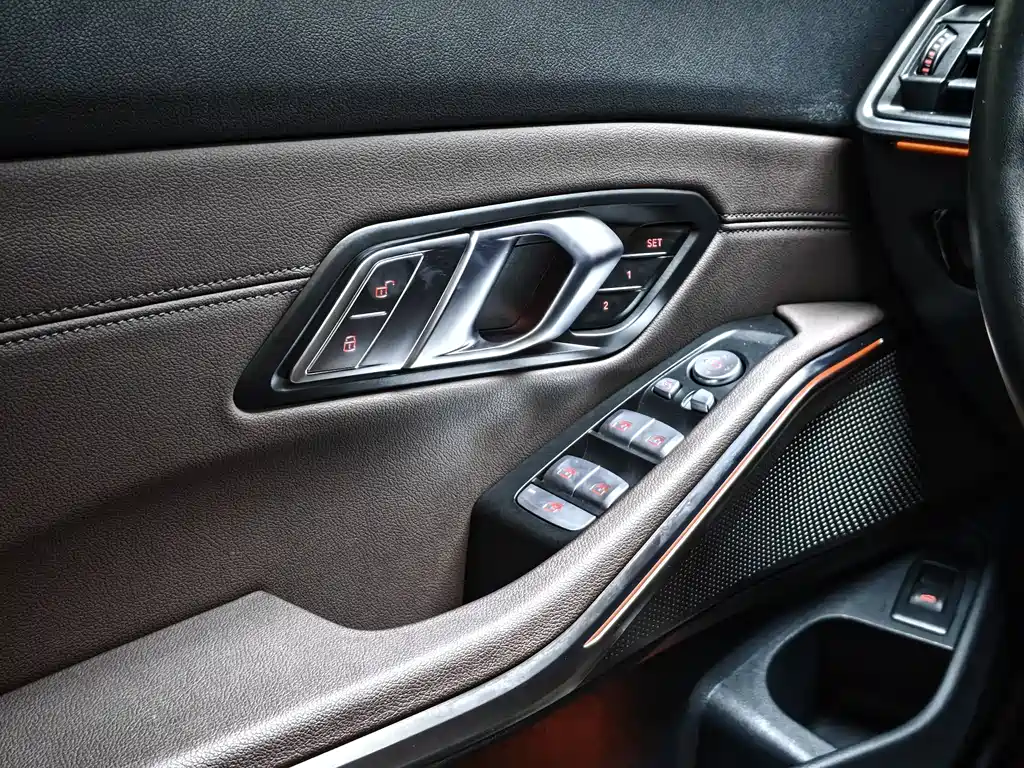 BMW 3 Series - фото 9
