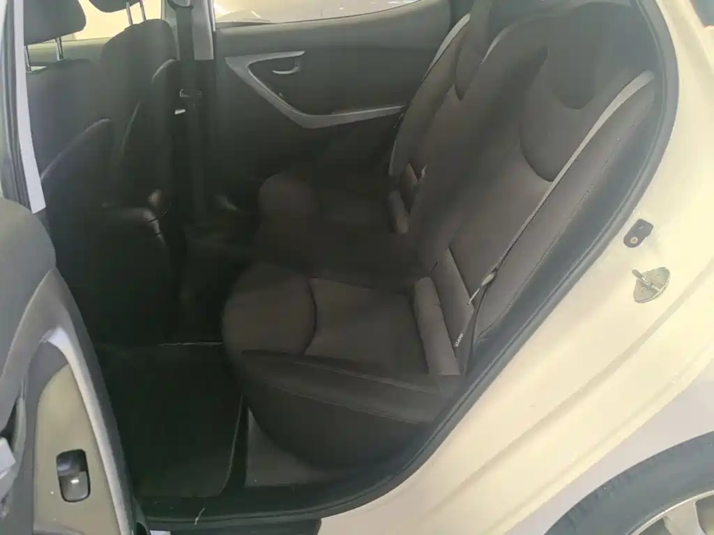 Hyundai Elantra Langdong — миниатюра 17