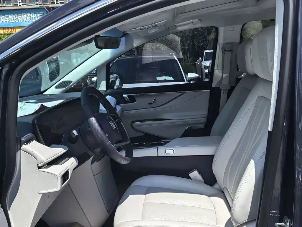 Buick GL8 Hybrid LandKing Luxury Enjoy Edition, фото 7