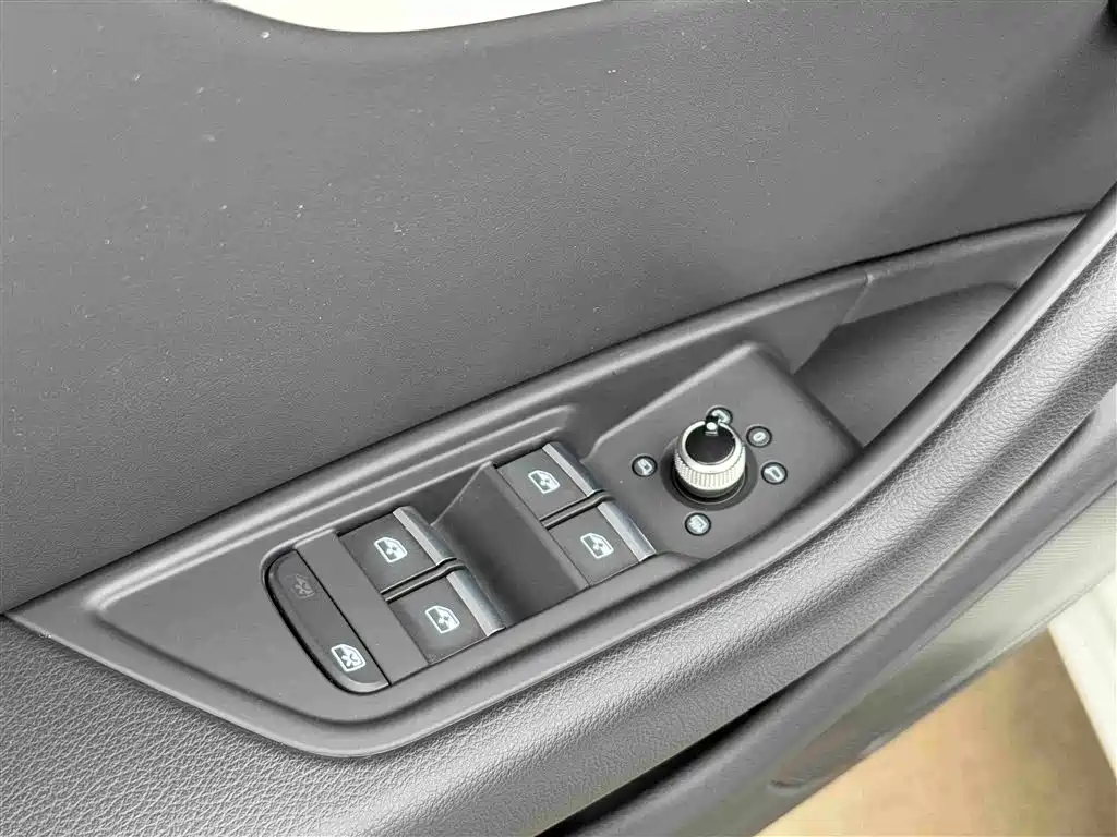 Audi A4L — миниатюра 8