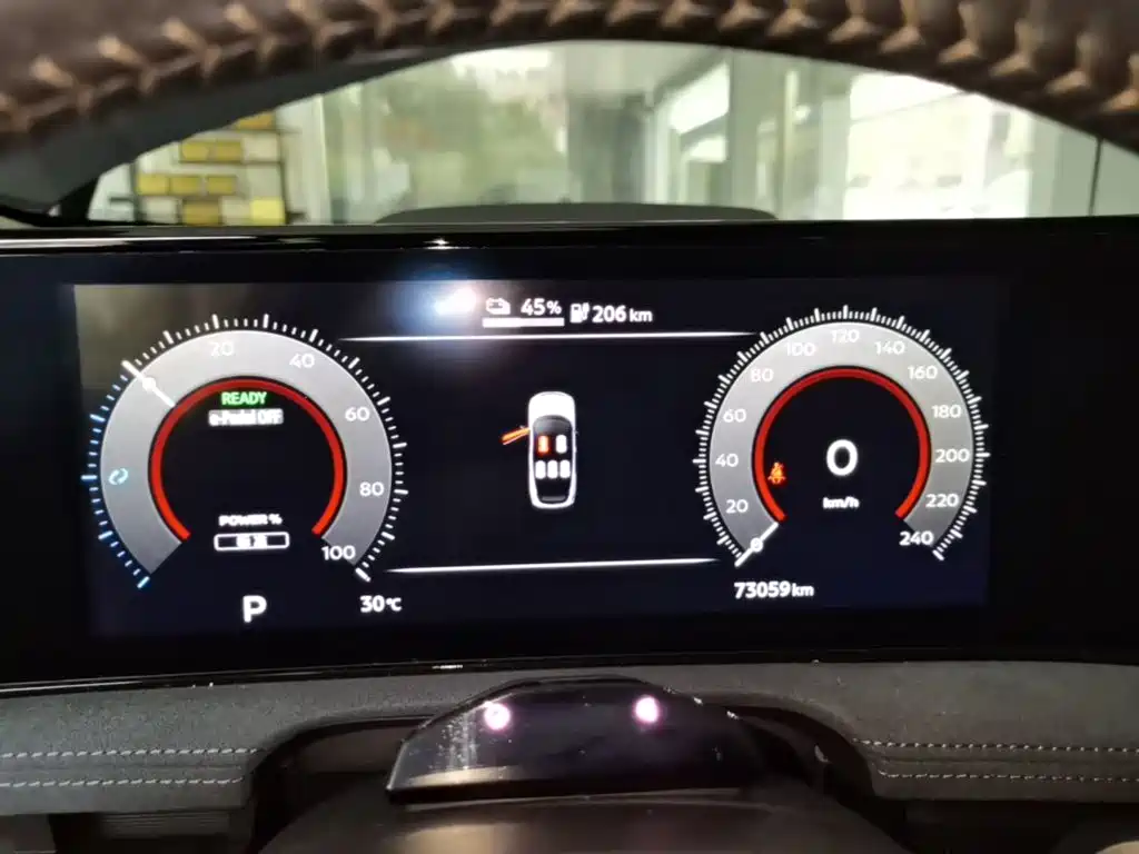 Nissan Ariya — миниатюра 12
