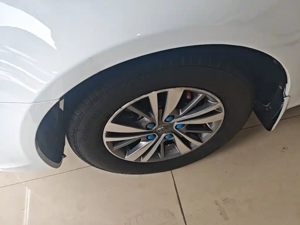 Geely Emgrand — миниатюра 23