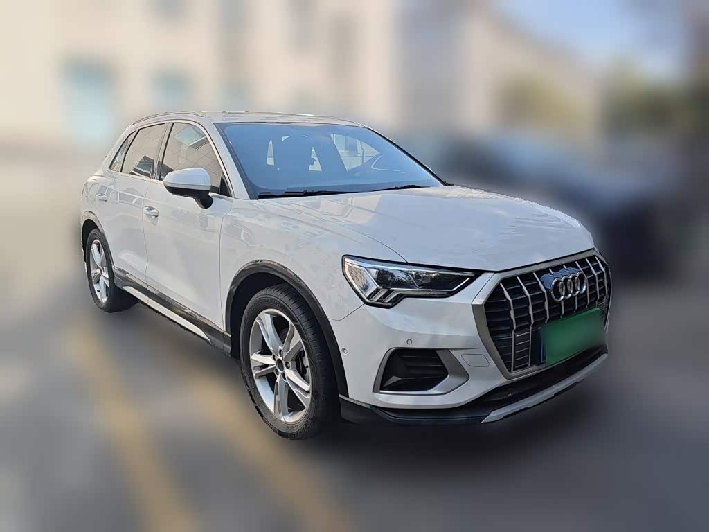 Audi Q3 1.4 л 2023 г. Белый, пробег 34000 км