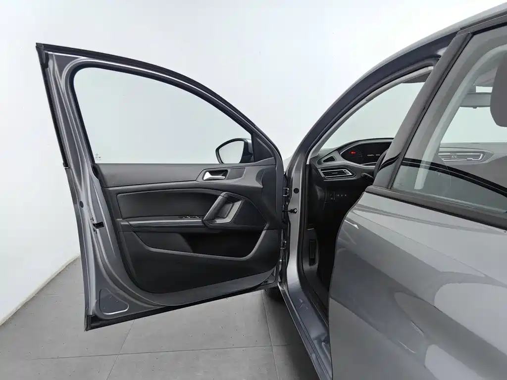 Peugeot 308 — миниатюра 8