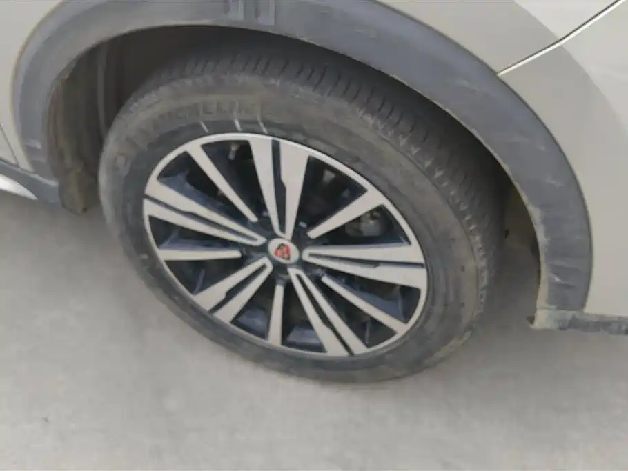 ROEWE RX5 NEW ENERGY