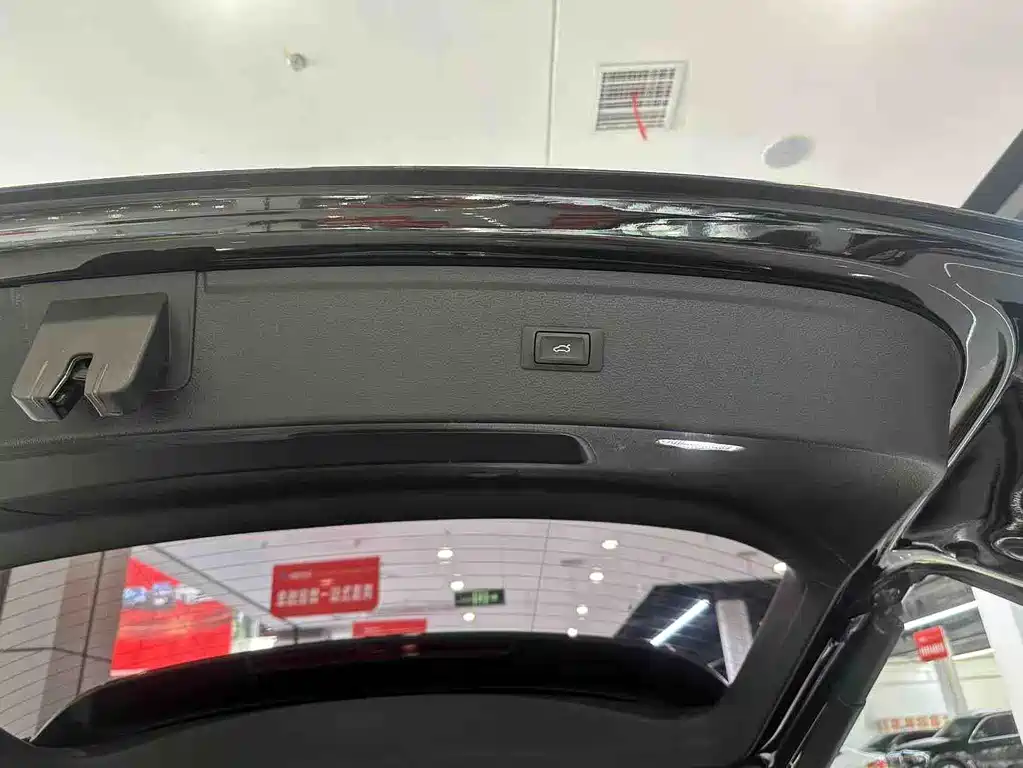 Audi Q5L 2018 40 TFSI VI
